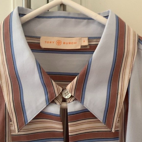 Tory Burch striped shirt with short sleeves and button detail. - Picture 2 of 7
